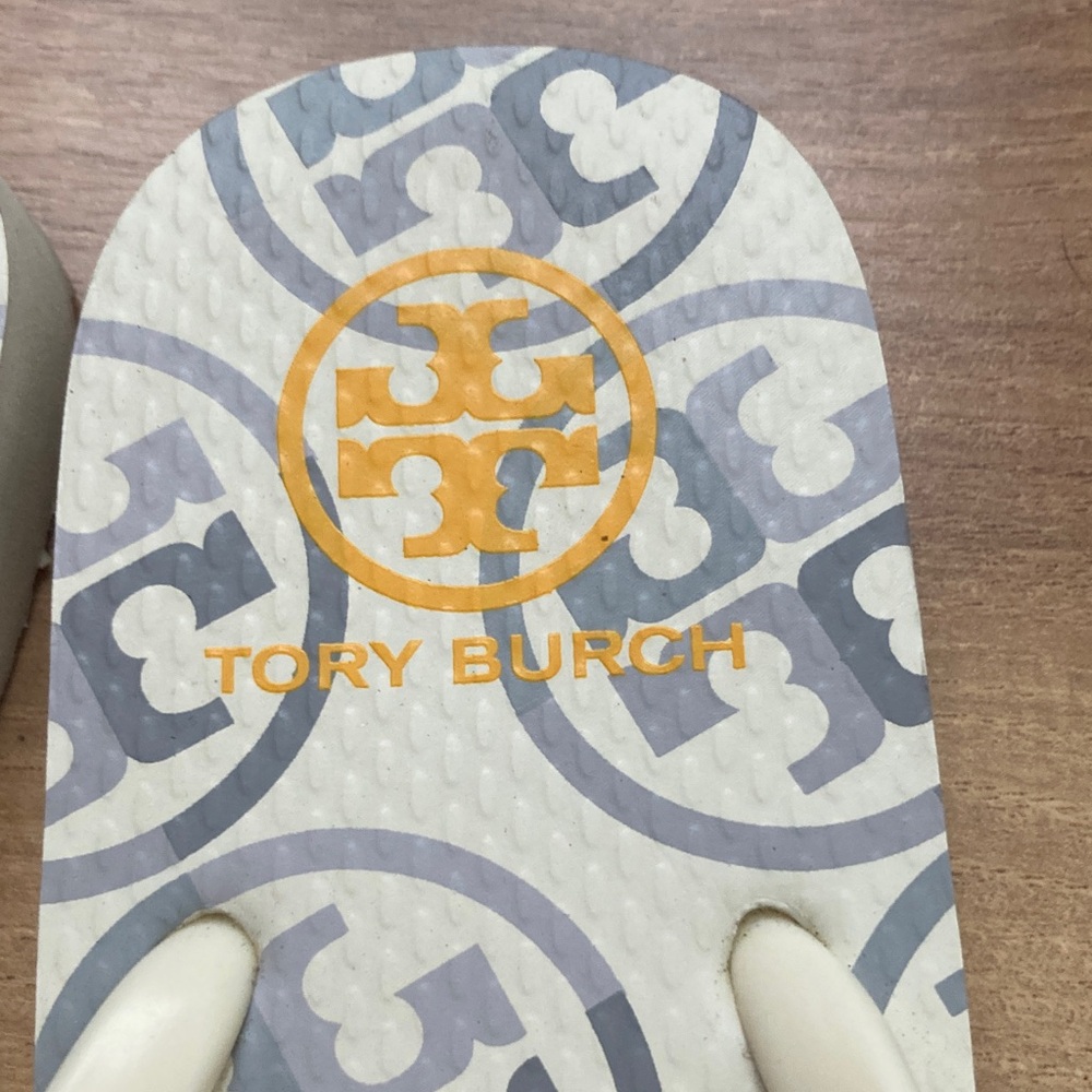 Tory Burch Off White Pearl Flip Flip Sandals - Picture 3 of 6